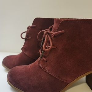 🍷 Wine Colored Booties